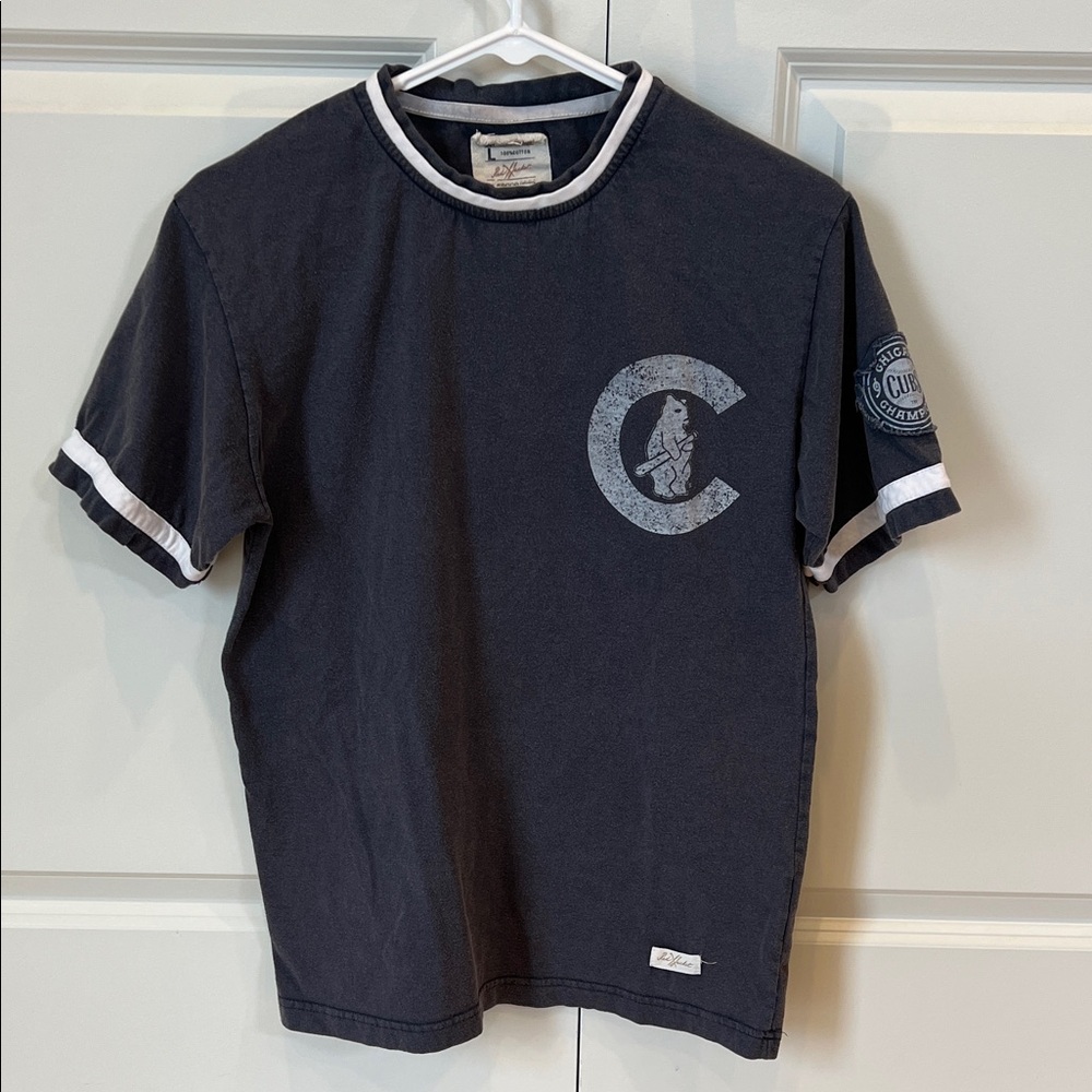 Boys Red Jacket Chicago Cubs T-Shirt, Size Large
